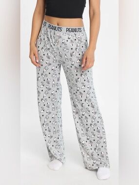 Peanuts Snoopy Wintered-Themed Holiday Pajamas Pants - NWT